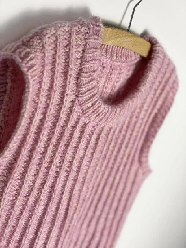 The Catch Vest by Spektakelstrik, knitting pattern Modern Women's Tech