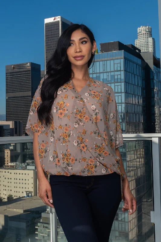 Hi-Low See-Tru Chiffon V-Neck  Floral Printed Short Sleeve Top (LVT72004-2) Scandinavian