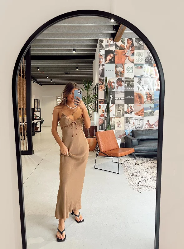 Emily Maxi Dress Brown Modern Women's Tech