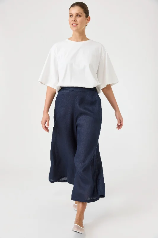 Studio Crop Pant - Navy Feminine Women's Style 