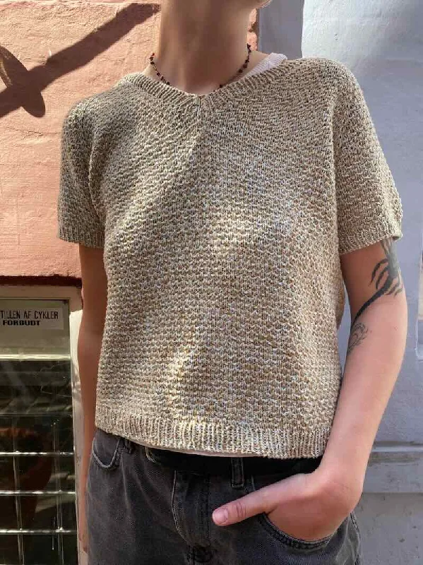 Dahlia v-neck top by Önling, knitting pattern